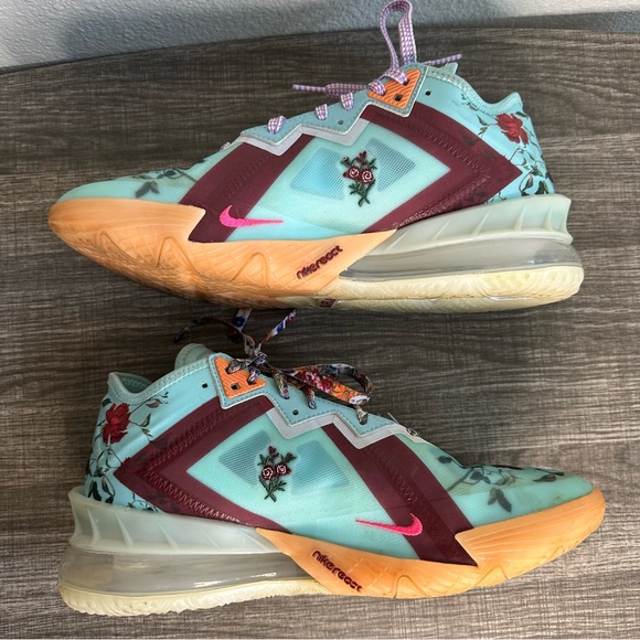 Nike Lebron 18 Low x Mimi Plange 'Daughters' Blue Floral Men’s 9.5 Womens 11 - Picture 5 of 14